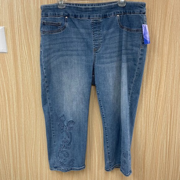 Chico's blue denim embroidered capris size 16 - Picture 1 of 5